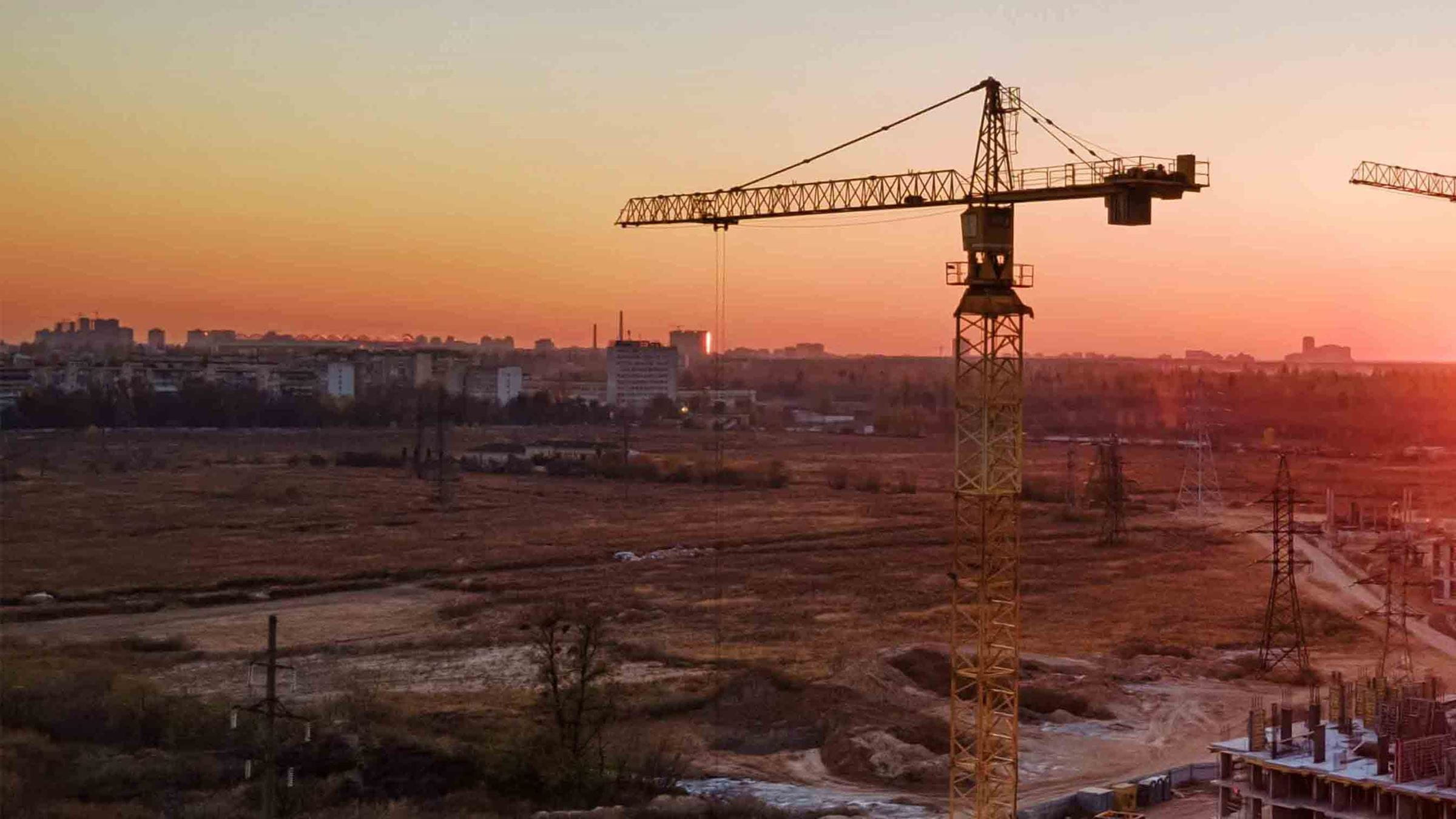 Sustainable construction power for tower cranes